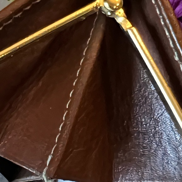 GUCCI Vintage GG Kiss Lock Coin Purse with Snap Detail - 2 compartments - Picture 7 of 11